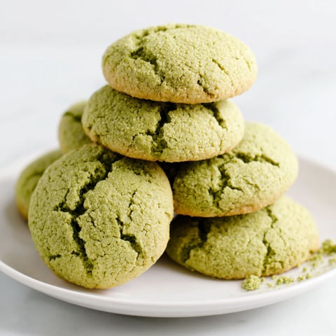 A stack of green cookies.